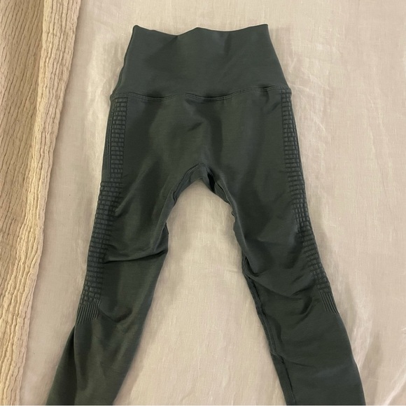 $70 Women’s Gray Alphalete Halo Leggings - Picture 6 of 9